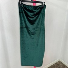 BOOHOO STRAPLESS VELVET MIDI DRESS- SIZE 10