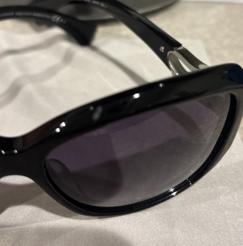Gafas de sol Alexander McQueen negras para mujer AMQ 4215S 8079 C - Imagen 2 de 8