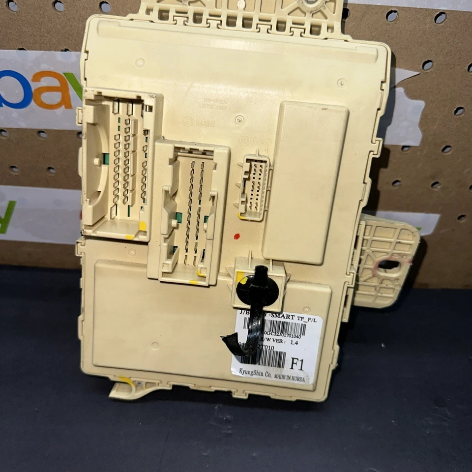 2015 Kia Optima Junction Interior Fuse Box OEM - Image 4 of 4