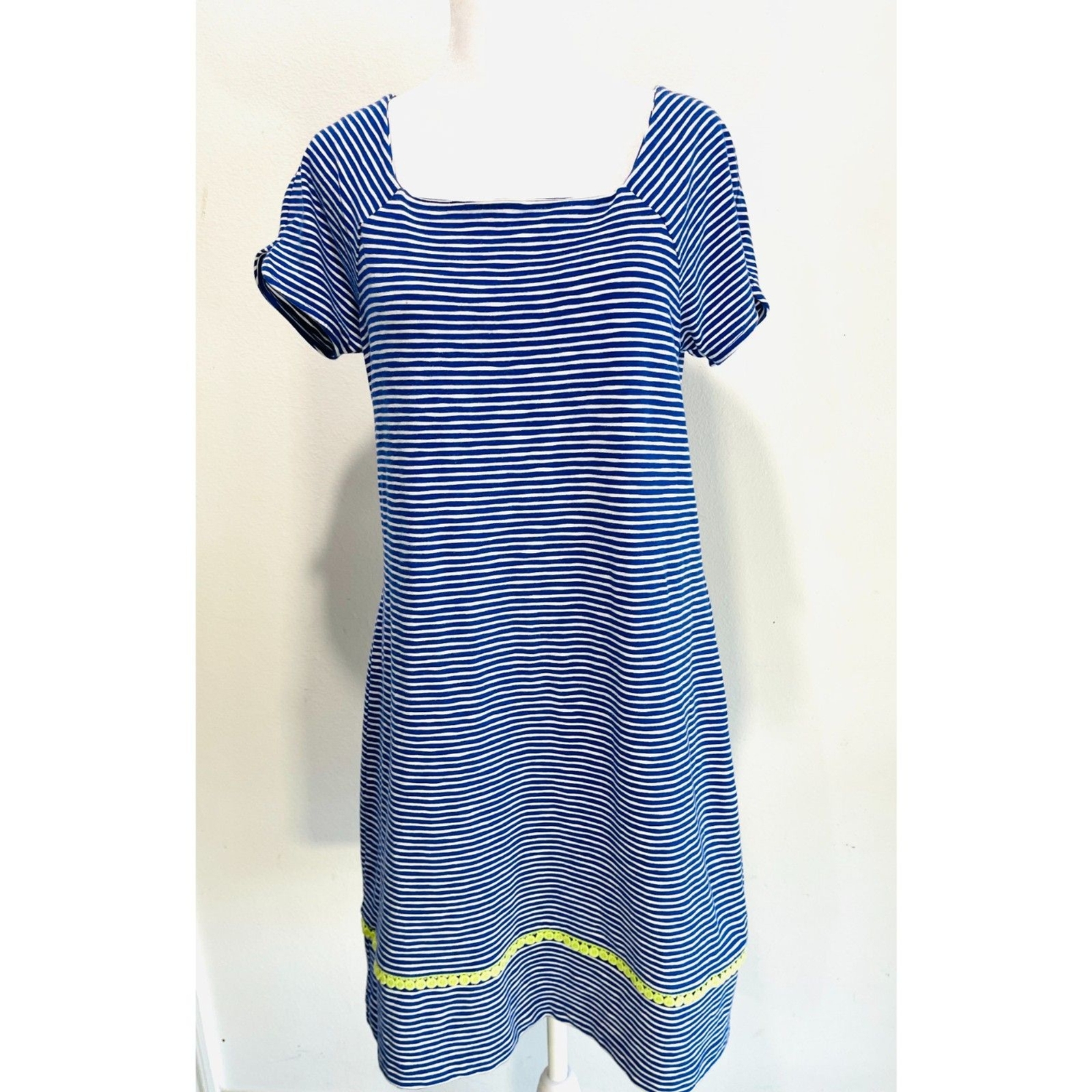 Vineyard Vines blue striped casual dress for women coastal comfort outdoor and beach wear  