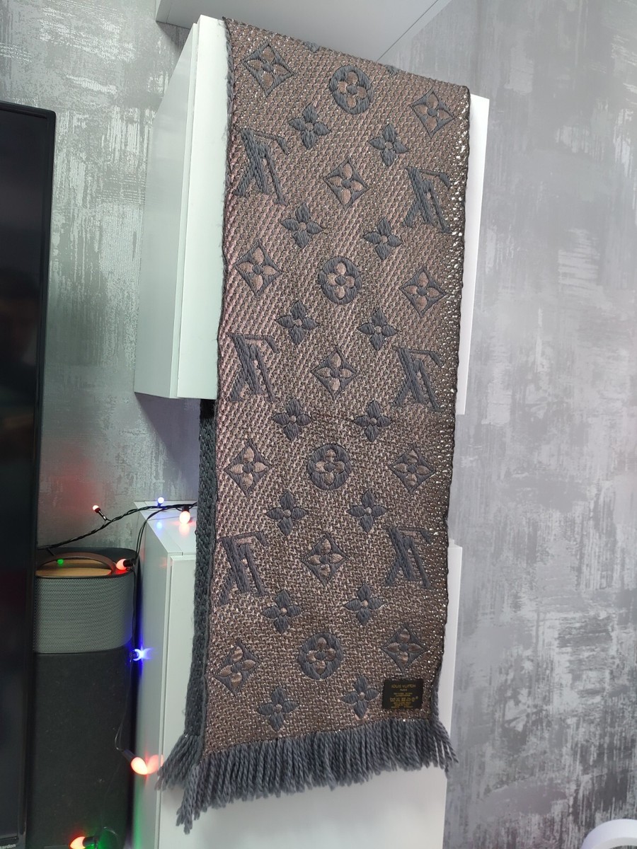 LOUIS VUITTON Logomania Gray Shiny Bronze Wool Esharp Long Scarf
