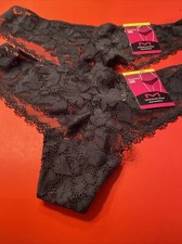 NEW 2 PAIRS MAIDENFORM BLACK LACE THONG PANTIES /M/6/ 24