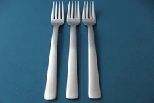3 Dinner Forks Helmick Welch SVENSKA / MERIT Satin 18/10 Korea 7 1/2"