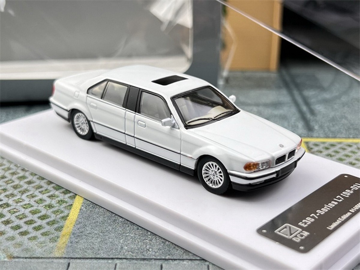 DCM 1/64 Scale 7 Series E38 White 1998-01 Diecast Car Model Toy