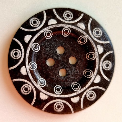 LUXURY LARGE WOODEN PATTERNED BUTTONS - 60mm ROUND, BROWN, SEWING, GIANT, CELTIC - Picture 4 of 24