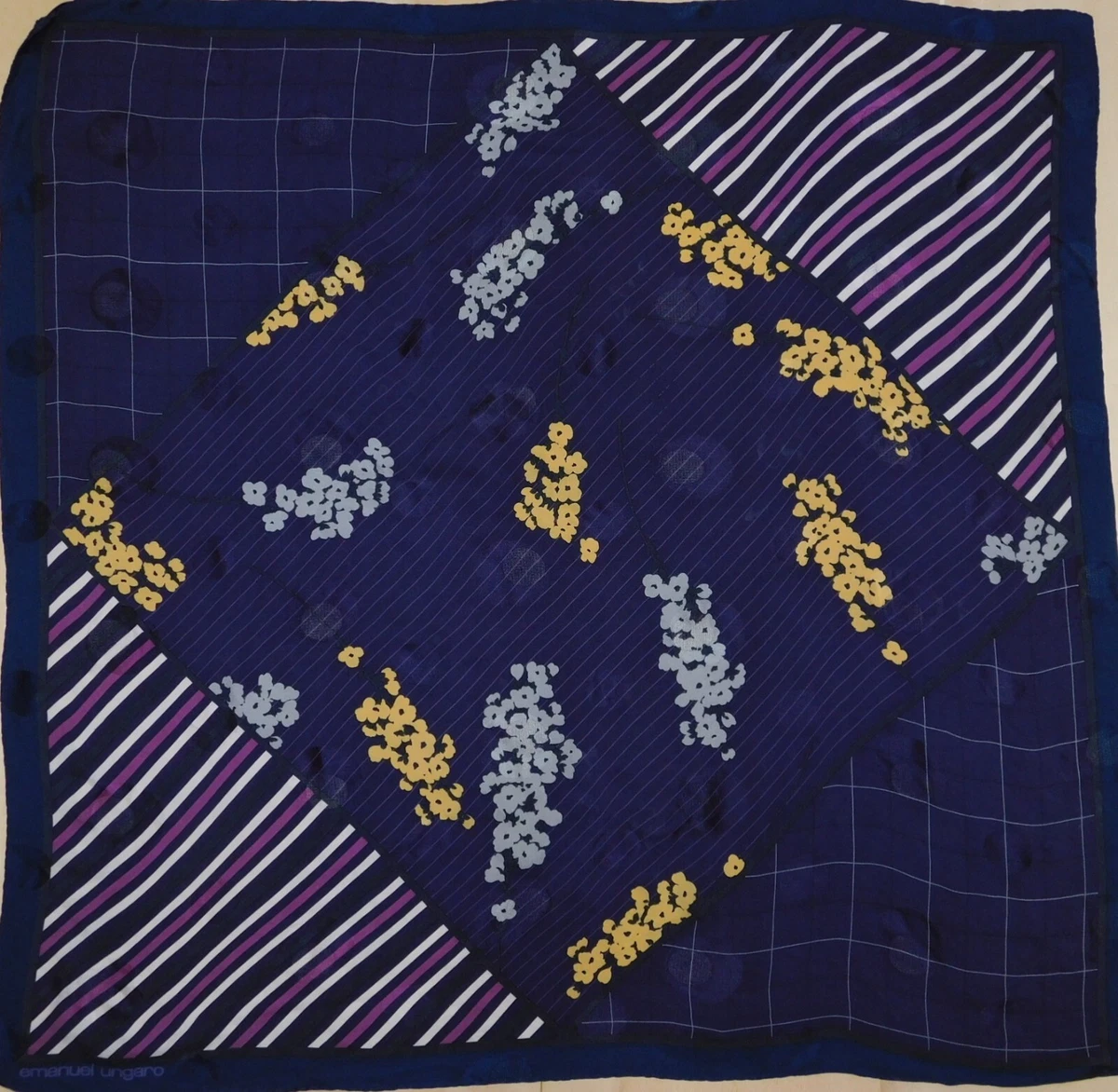 Foulard 100% Pure Silk Soie Vintage Woman Emanuel Ungaro (1583) 33 7/8in x 34