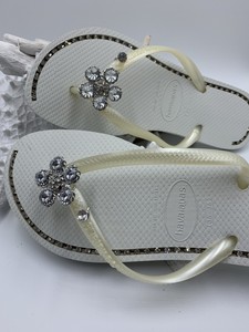 silver havaiana flip flops