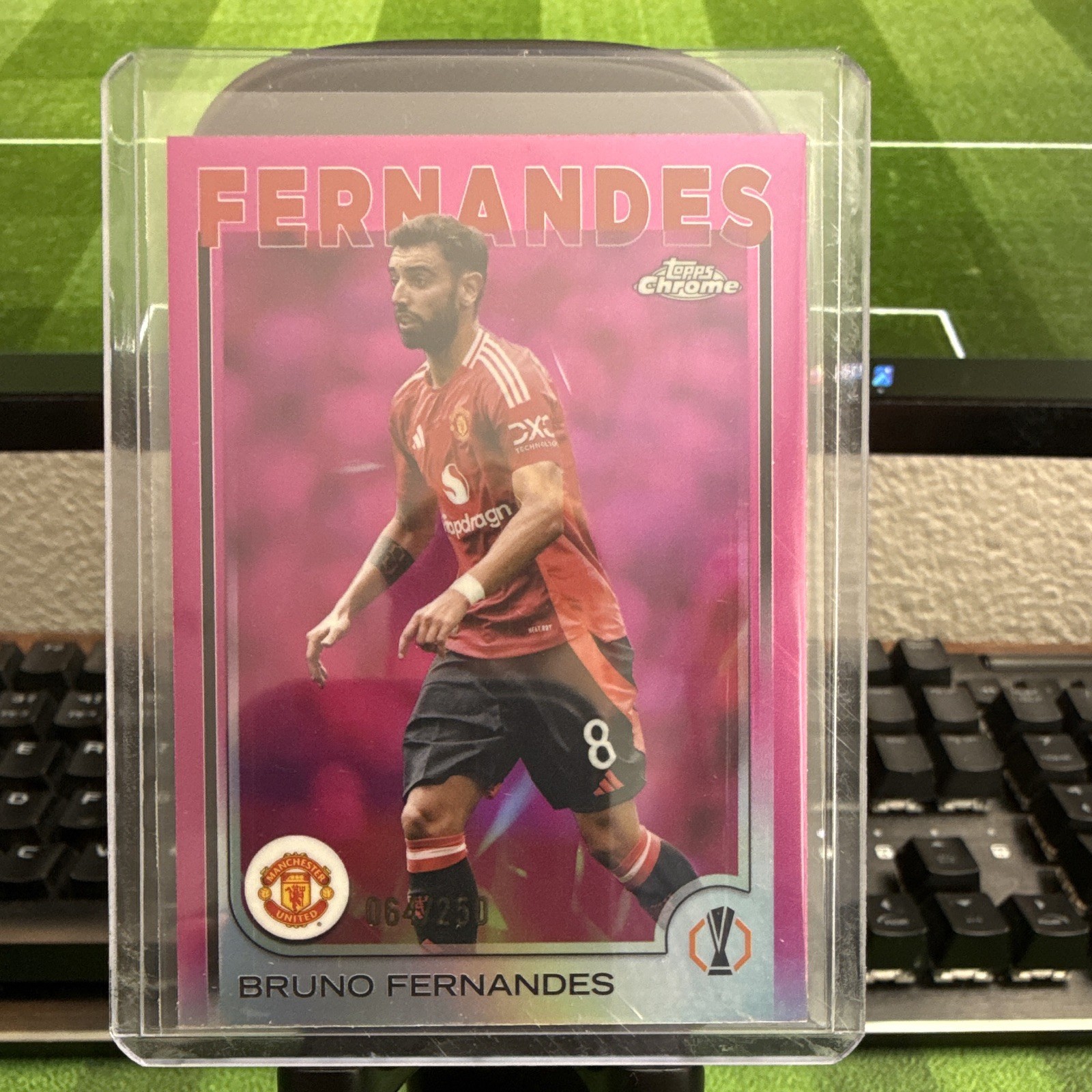 2024-25 Topps Chrome UEFA Bruno Fernandes #152 Pink Refractor /250 Man Utd view 4