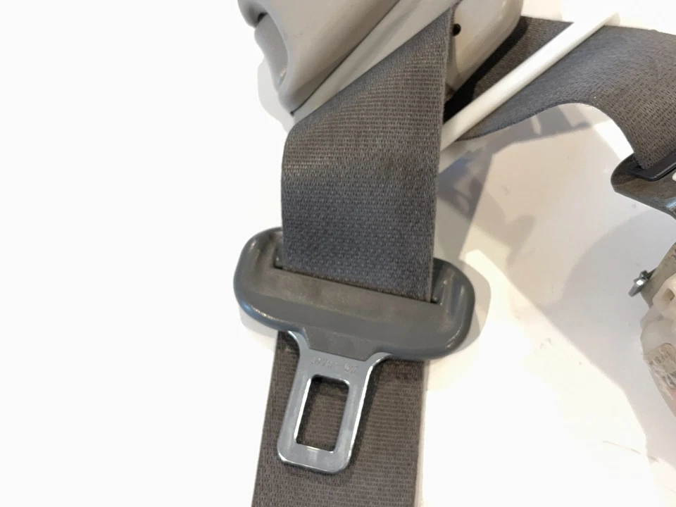 Retractor cinturón seguridad delantero conductor 2006-08 Ram 1500 2006-09 2500 3500 mega cabina D5 Foto 4 de 4