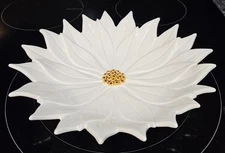 Daisy Flower Shaped Serving Bowl 9.5" Diameter