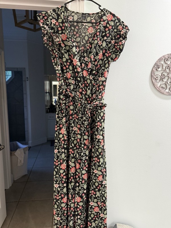 SHEIN Floral Romper, Flutter Sleeve, Medium Size 6, Pants, Black
