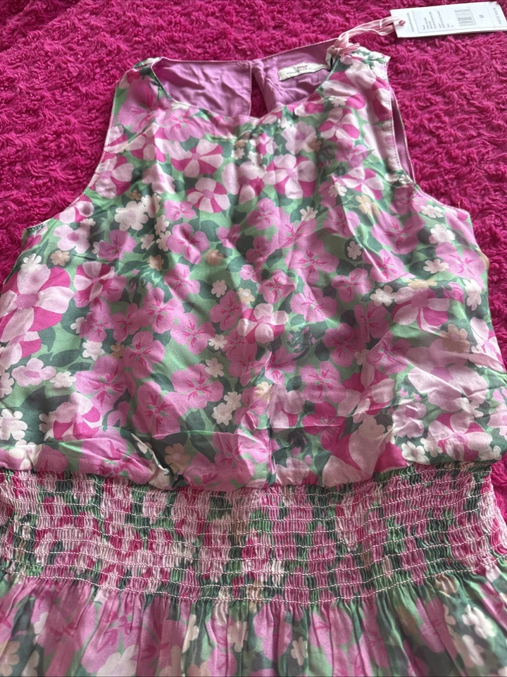 Vestido feminino novo, tamanho M, marca Vineyard Vines, design floral - Imagem 3 de 4