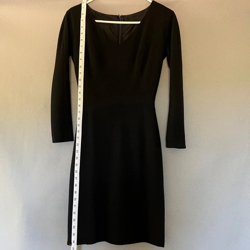 Vestido de lana negro de colección años 60 XS/S cuello en V, manga larga, cinturón trasero, hasta la rodilla Foto 2 de 4