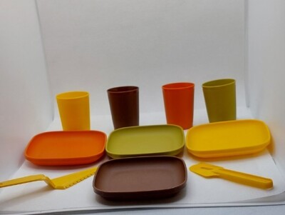 Tupperware to Go Picknick Set VINTAGE Becher/ Teller/ Kuchenheber Spielzeug