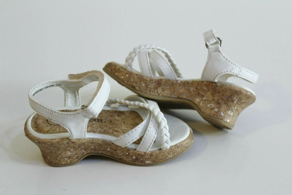 Sandálias femininas Cherokee tamanho 5 prata branca - Imagem 2 de 4