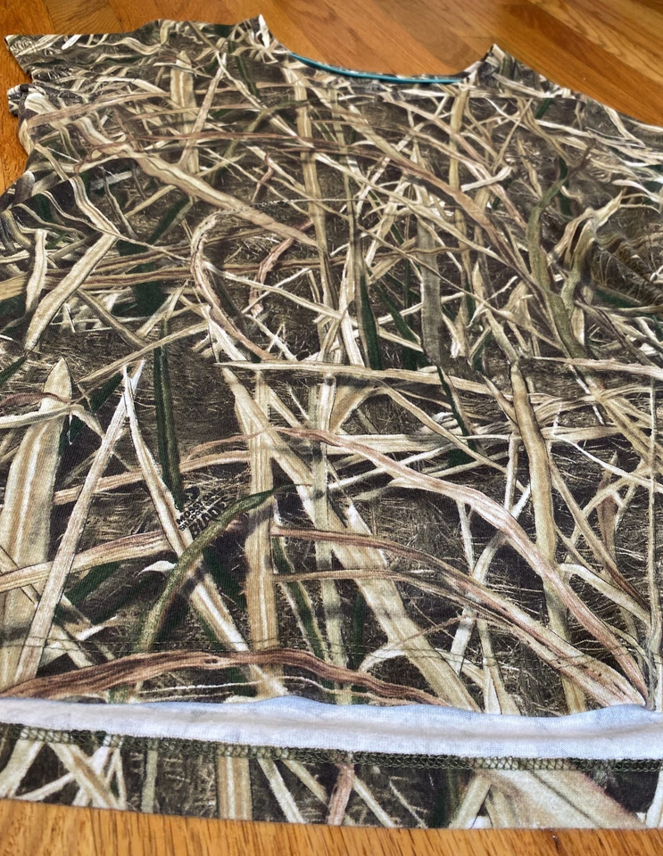 Mossy Oak Shadow Grass Blades Women's Camo Short Sleeve T-Shirt (12-14) - Image 3 of 4