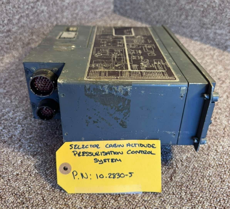 SELECTOR CABIN ALTITUDE PRESSURISATION CONTROL SYSTEM P/N:10-2830-5 S/N ...