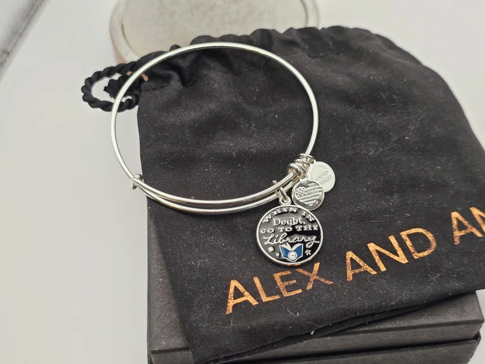 Alex Ani 哈利波特 罕见 When in Doubt Go to the Library 手镯 OG✨️ — 第 3/4 张图片