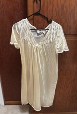 Vintage Medium Cypress Nylon Ivory Full Slip
