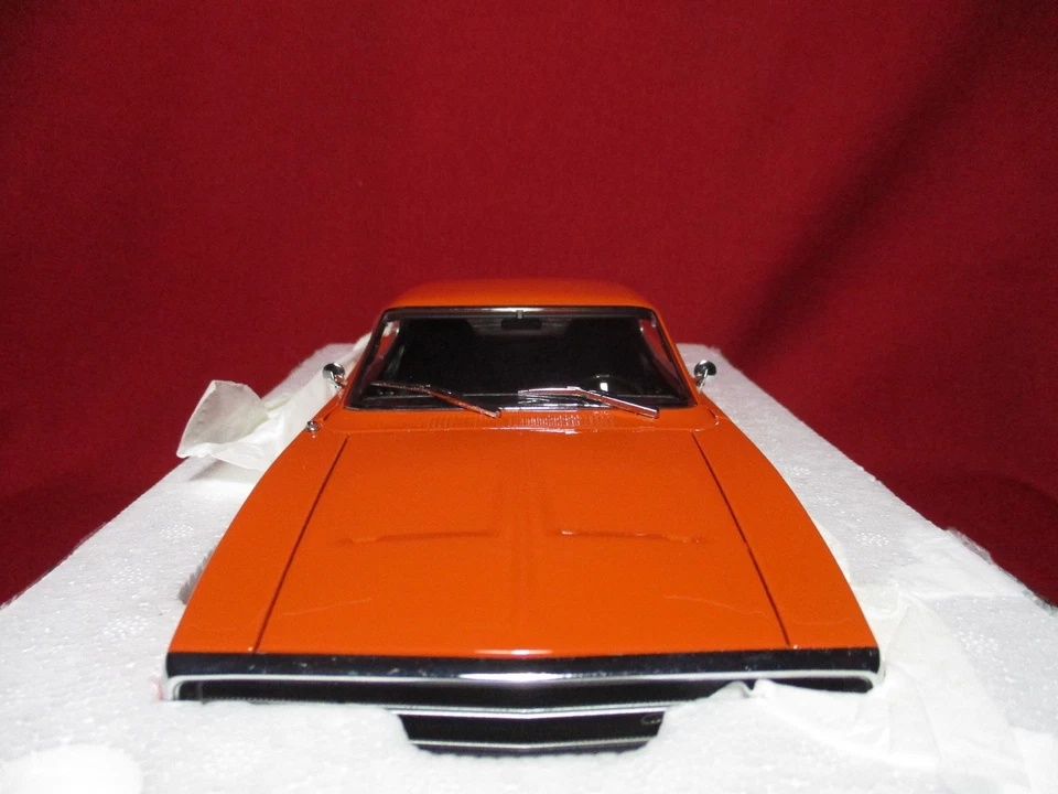 1:18 Scale 1970 Dodge Charger 500 Orange Greenlight Diecast Model Car Mopar - Image 3 of 4
