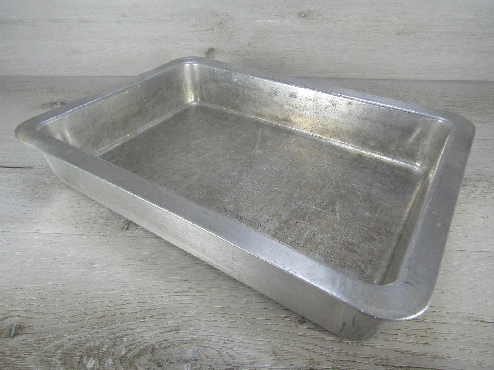 Vintage REMA Aluminum 13x9x2-1/4” Insulated Double Wall Cake Pan w/Lid Baking
Opens in a new window 