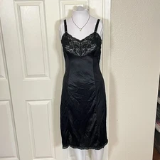 Vintage Wonder Maid Black Lace Full Slip Nylon USA Non Cling Satin 32 Wondermaid