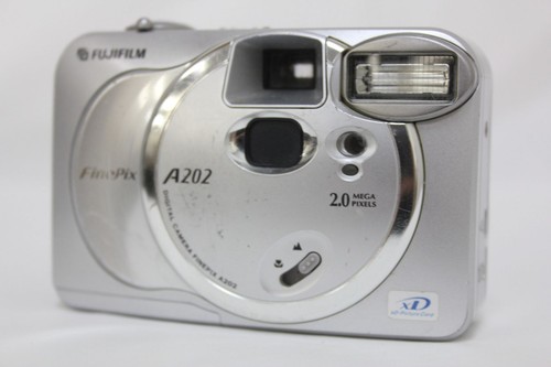 Fujifilm Finepix A202 Compact Digital Camera Tested Working Seller Japan