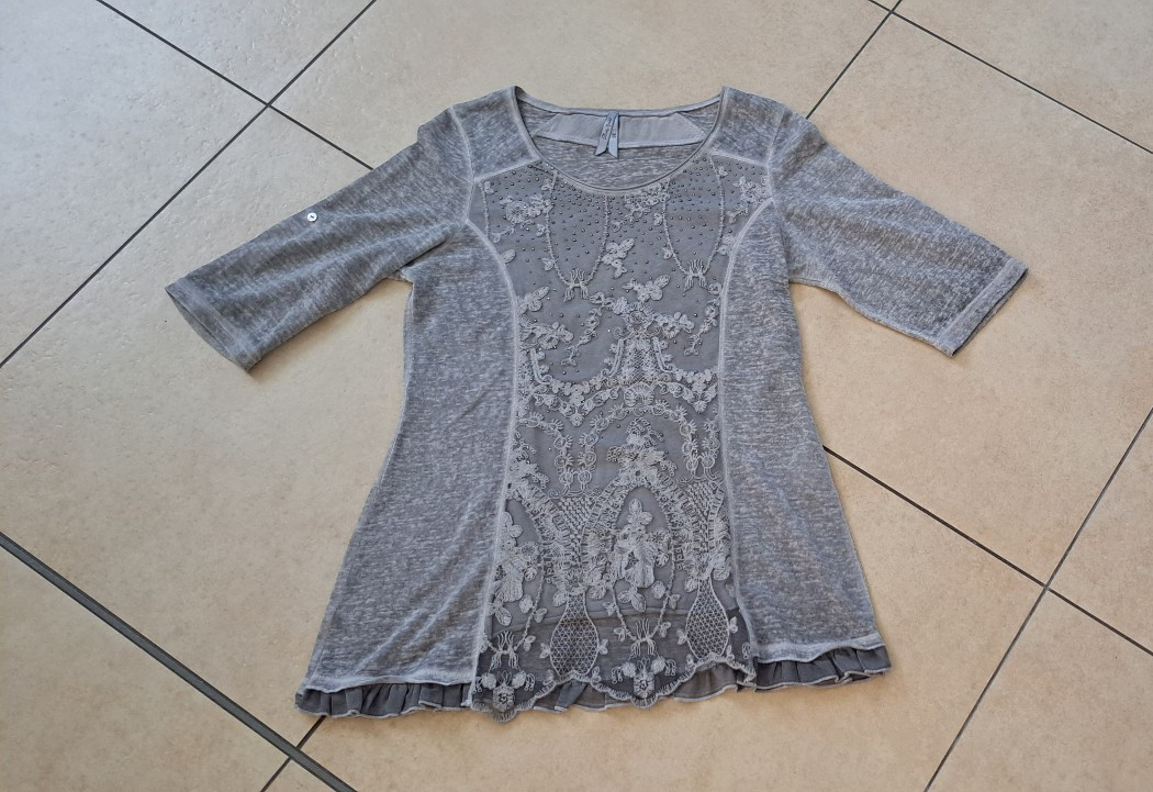 Festlich: tolle Tunika/Bluse/Shirt Gr. 36 vo.Body Needs, grau, Spitze, Pailetten