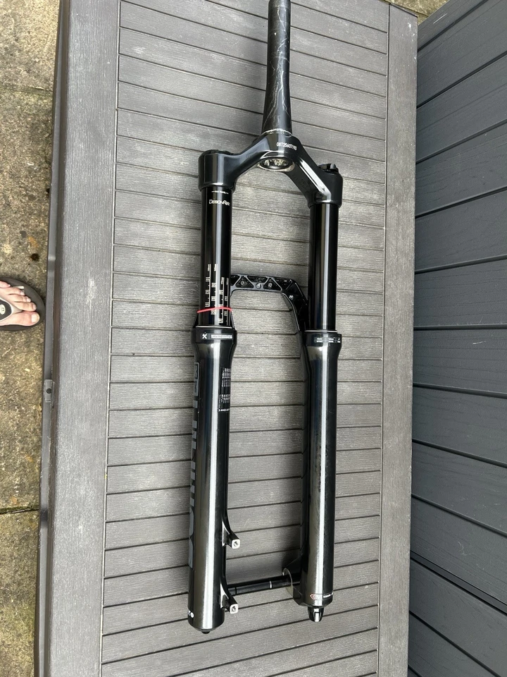 2023 Rockshox Domain RC 29er Suspension Fork Boost 160mm 44mm Offset Tapered - Image 4 of 4