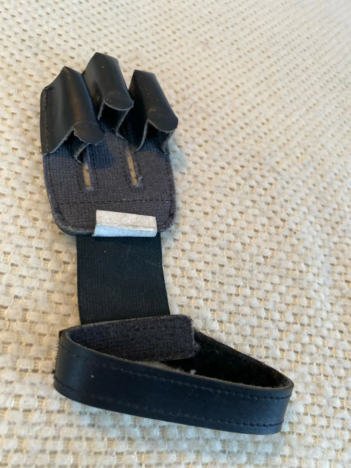 Browning Archery Size Small Fingertabs - Image 3 of 4