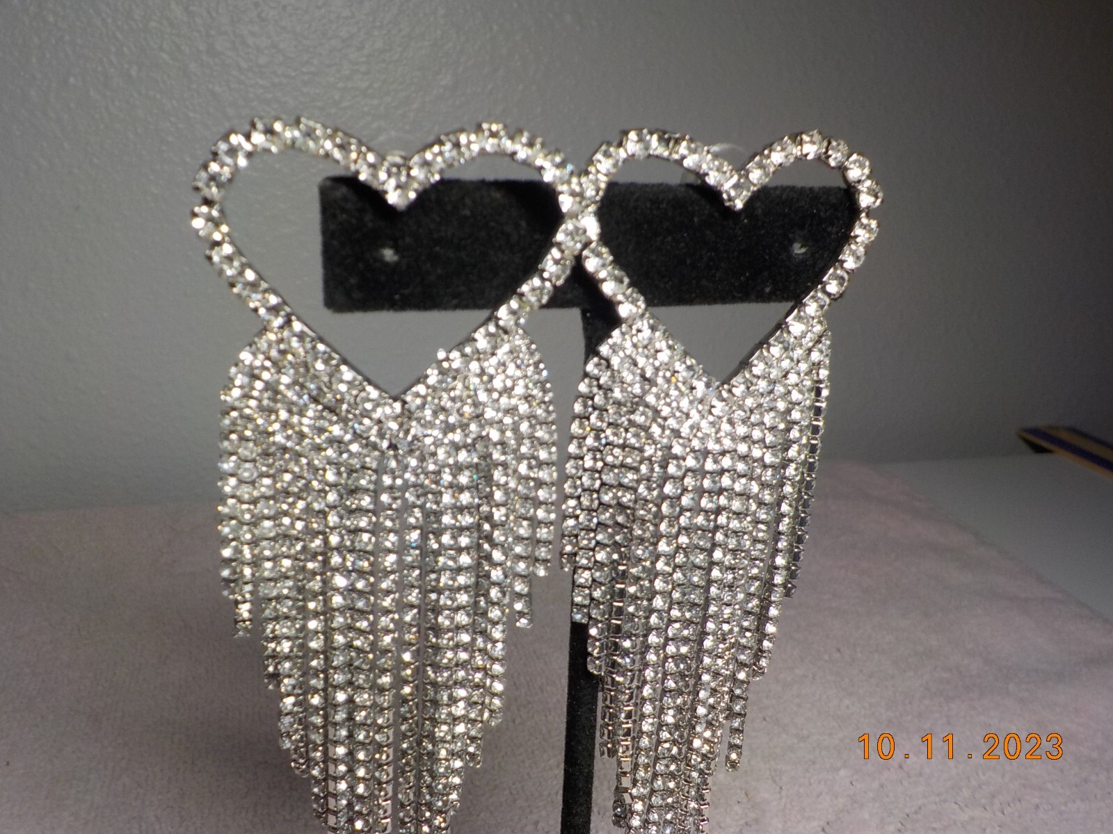 STATEMENT!! RHINESTONE STUDDED LARGE HEART STUDS … - image 3