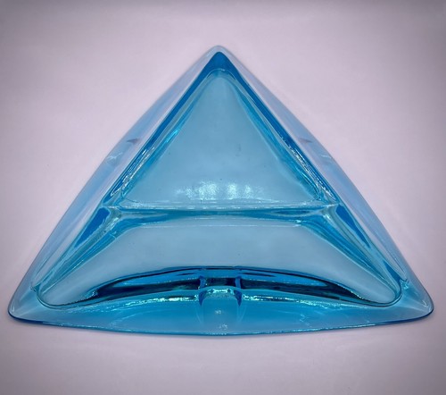 Vintage Hazel Atlas Aqua Blue Triangle Ashtray 6.5” | Art Deco MCM Very COOL - Picture 5 of 10