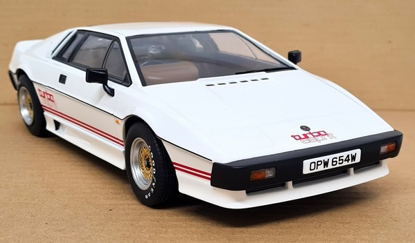 KK 1/18 - Lotus Esprit Turbo 1981 White Diecast Scale Model Car-image