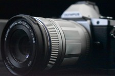  US Duty Paid Olympus OMD E-M5 Mirrorless Digital Camera with Lens Silver 8691