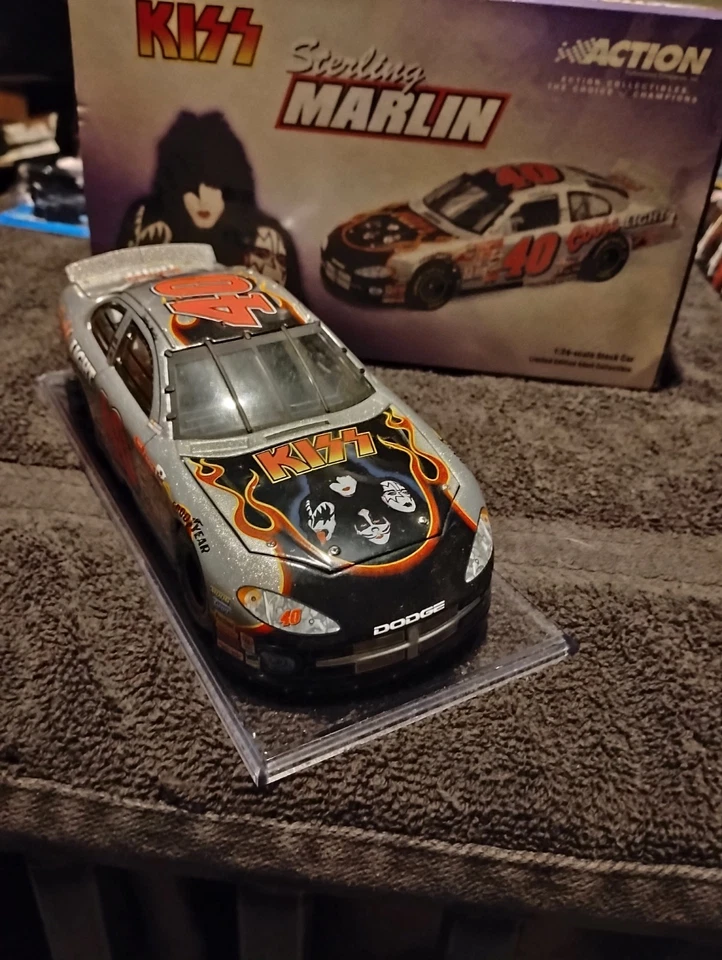 Sterling Marlin #40 Coors Light Kiss Action escala 1:24 2001 NASCAR Intrepid R/T Foto 2 de 4