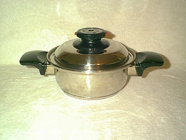NICE COOKWORLD 1 1/2 QT POT & VENTED LID T304 STAINLESS STEEL NUTRITHERMIC BASE
Opens in a new windo