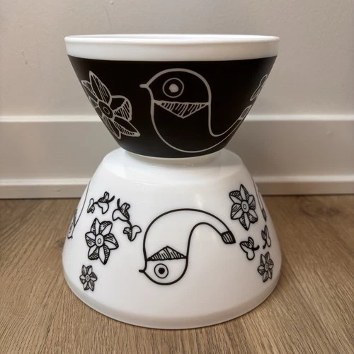 Pyrex Vintage Charm Birds Of A Feather 2pc Nesting Bowl Set 6 Cup & 3 Cup