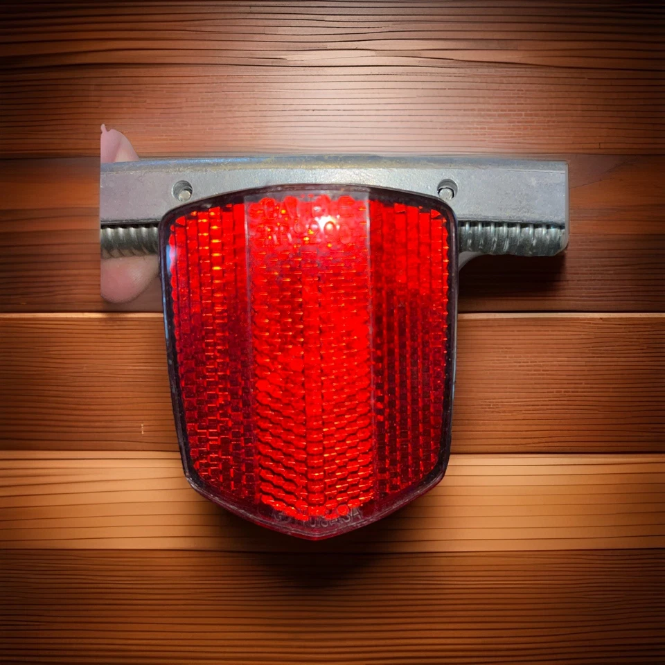 De colección PLETSCHER Modelo O Aluminio Trampa para Ratas Trasero Bicicleta Portabicicletas Cargado por Resorte Foto 2 de 2