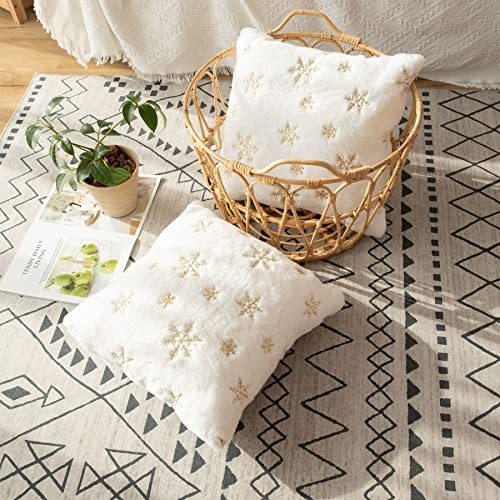 Set of 2 Fluffy White Faux Fur Pillow Covers 18" x 18" (Pack of 2) White&gold - Picture 5 of 8