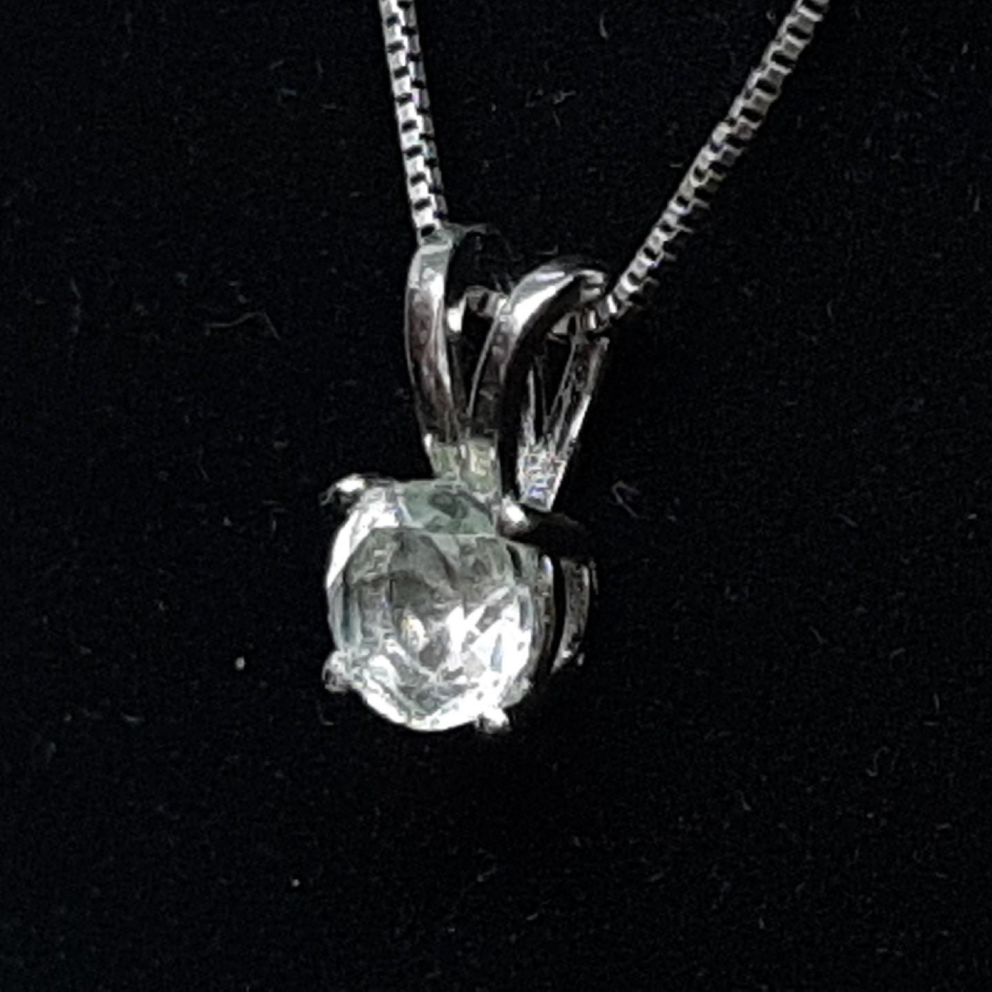 World Class .95ctw Green Amethyst (6mm) 925 Sterling Silver Pendant