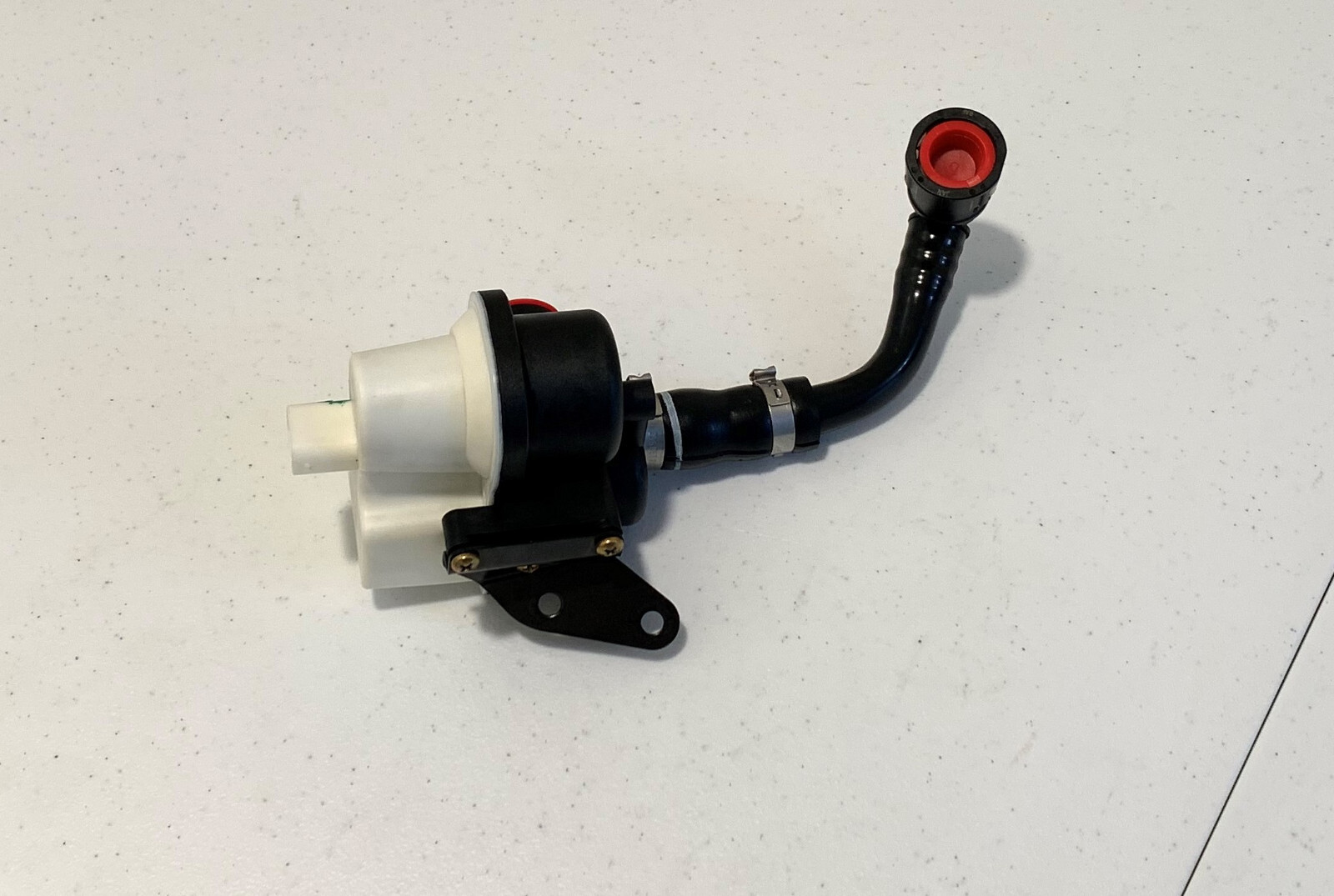 06 Maserati Quattroporte M139 Fuel Leak Detection Pump Unit 0261222010 Used
