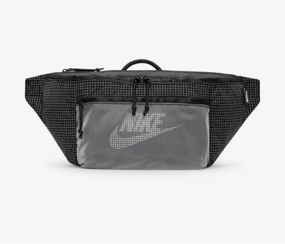 Nike Tech Crossbody Bag 10L Bauchtasche Hüfttasche Crossover Tasche Geld Bauchtasche