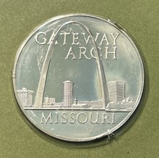 Gateway Arch MO 1972 Sterling Silver Round 25 Gram Medal - Sealed + Info Card 93.85 per troy oz