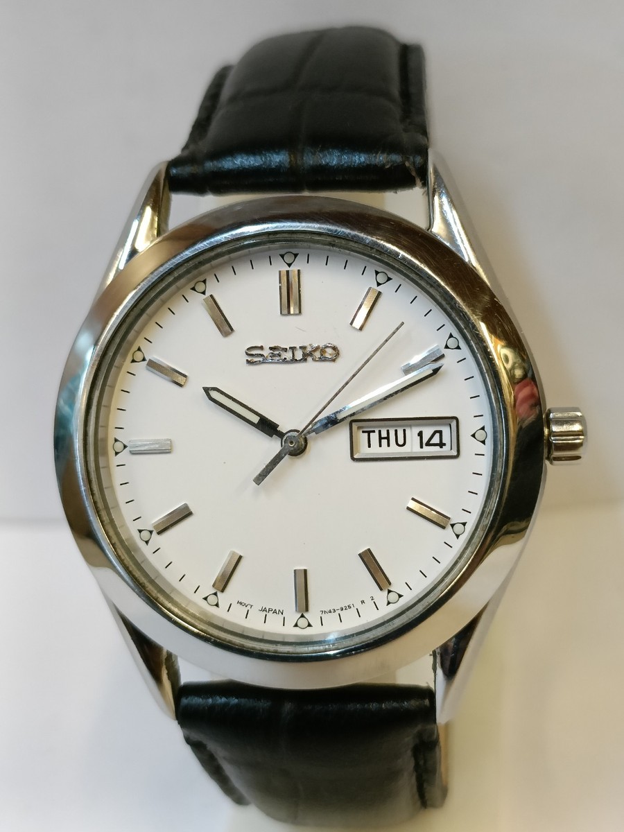 VINTAGE SEIKO QUARTZ WHITE DIAL 7N43-9070 JAPAN MEN'S WORKING