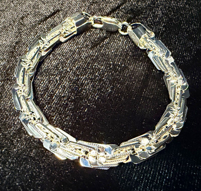 Milano Italy 925 Stamped Diamond Cut 8in 8MM Bracelet. 27.1g