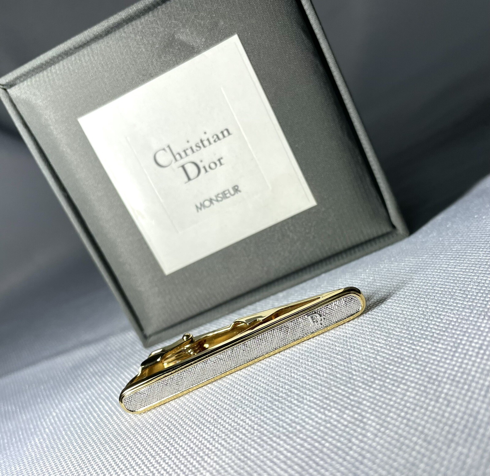 Auth Beautiful Dior Tie Clip pattern Line Bar pin Gold Business Gift