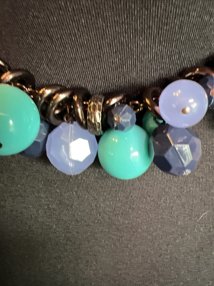 绿松石海军蓝紫色圆形串珠镶嵌项链 — 第 2/4 张图片