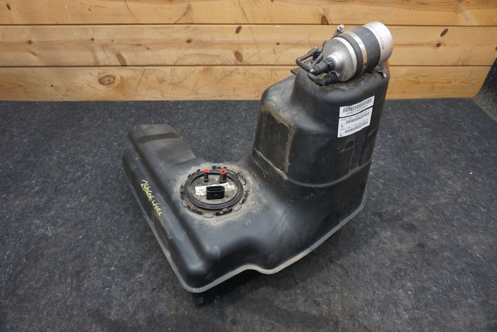 Set 2 Left Right Gasoline Gas Fuel Tank 420201021N 420201022AL Audi R8 42 08-15