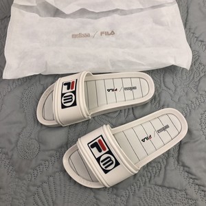 fila slide ons