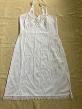 VTG Full Slip White LACE ACCENT Womens Sz 36 Average Length Union Made USA Nylon